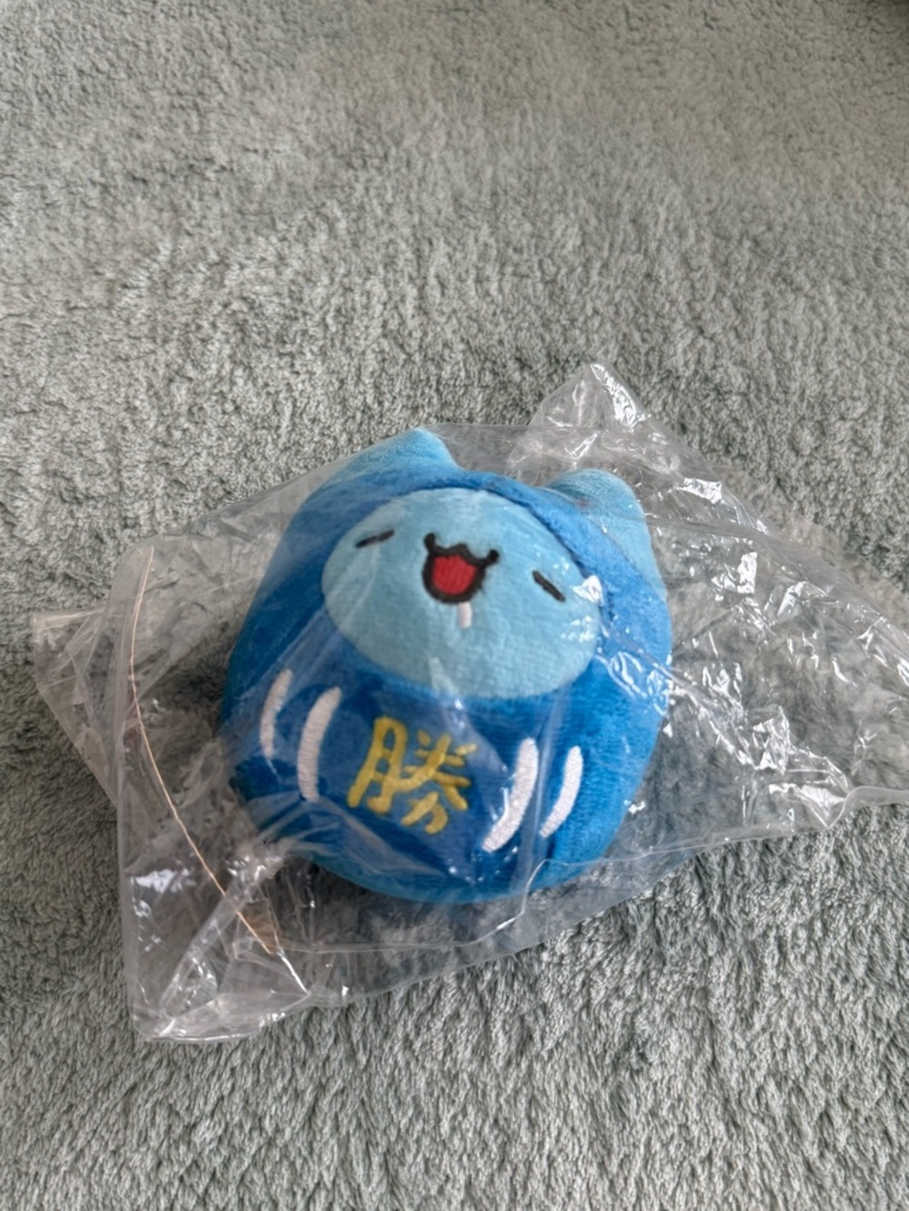 Bugcat Capoo 9cm Daruma Wobble Doll (Victory) -100% authentic